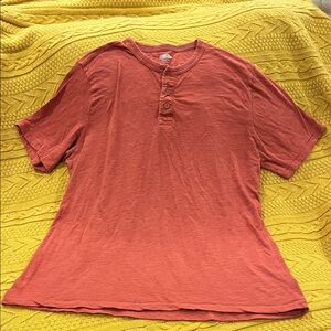 Old Navy Men's Short Sleeve Henley in Rust